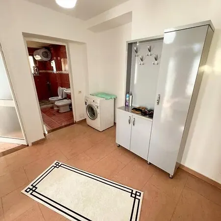 Scanderbeg Square 2br Daire *