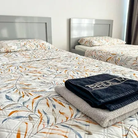 Scanderbeg Square 2br טיראנה