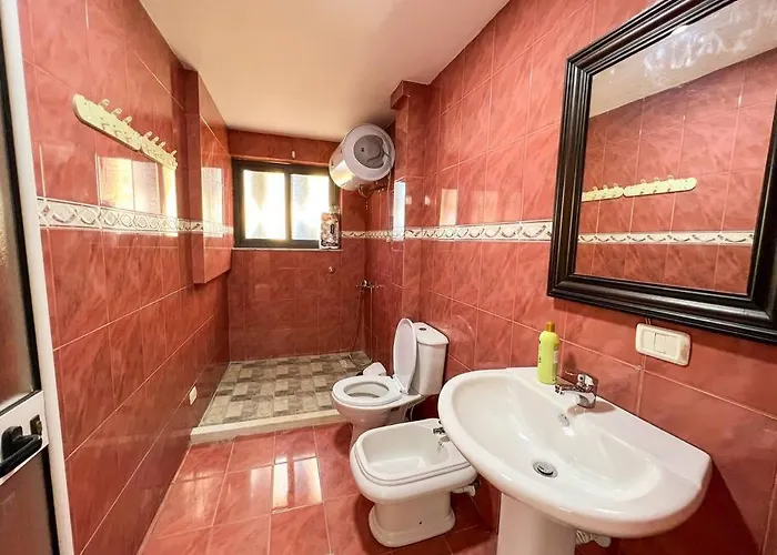 Scanderbeg Square 2br *