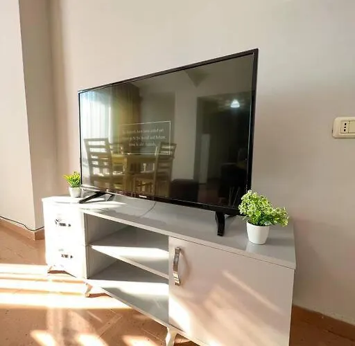 Scanderbeg Square 2br *