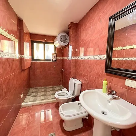 Scanderbeg Square 2br *