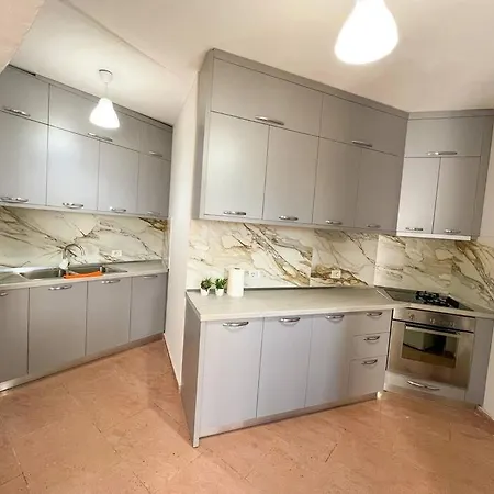 Apartman Scanderbeg Square 2br Tirana