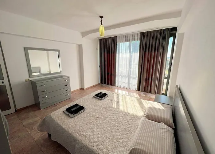Scanderbeg Square 2br *