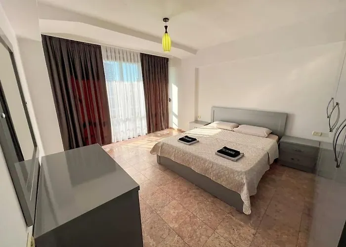 Scanderbeg Square 2br *